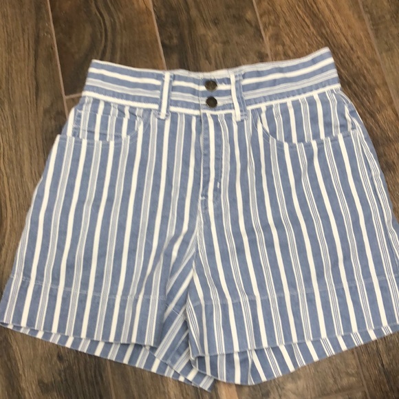 Urban Outfitters Pants - 💙High waisted shorts💙